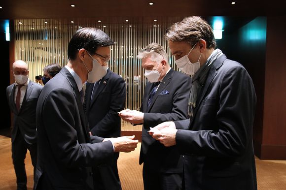한불상공회의소 이사회 멤버와 한덕수 국무총리 한불상공회의소 이사회 멤버와 한덕수 국무총리